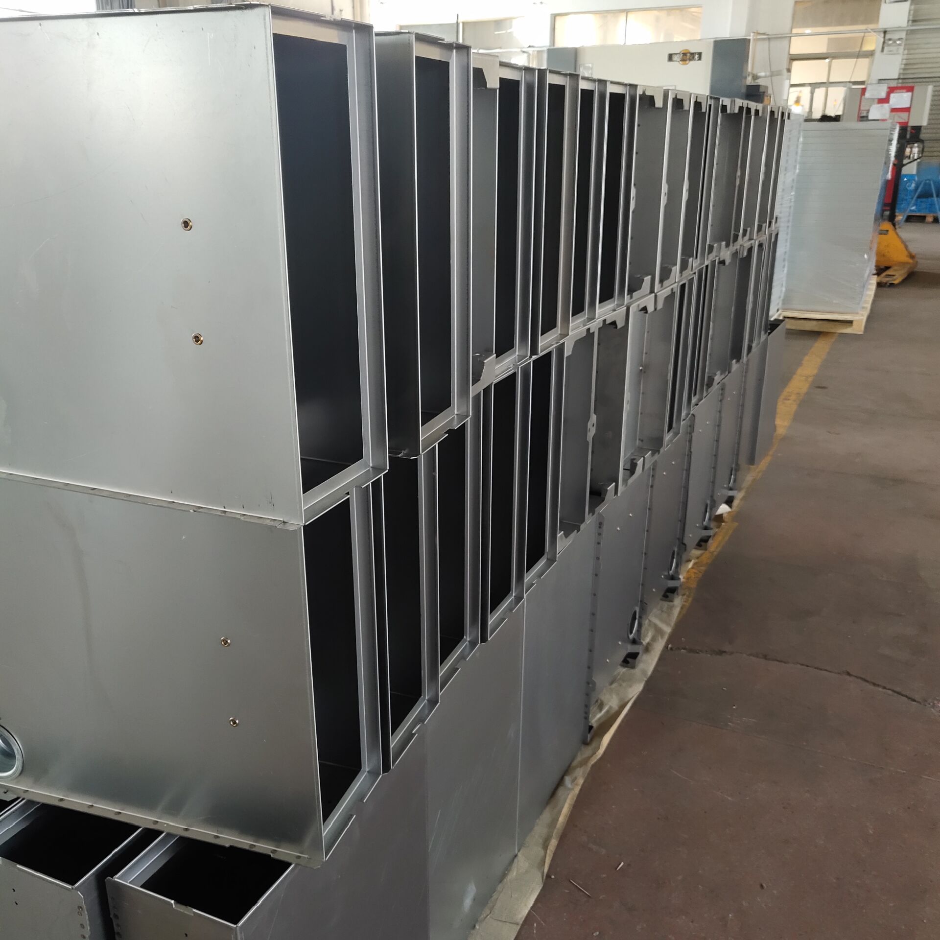 Advantages of plastic spraying on the surface of galvanized sheet products！