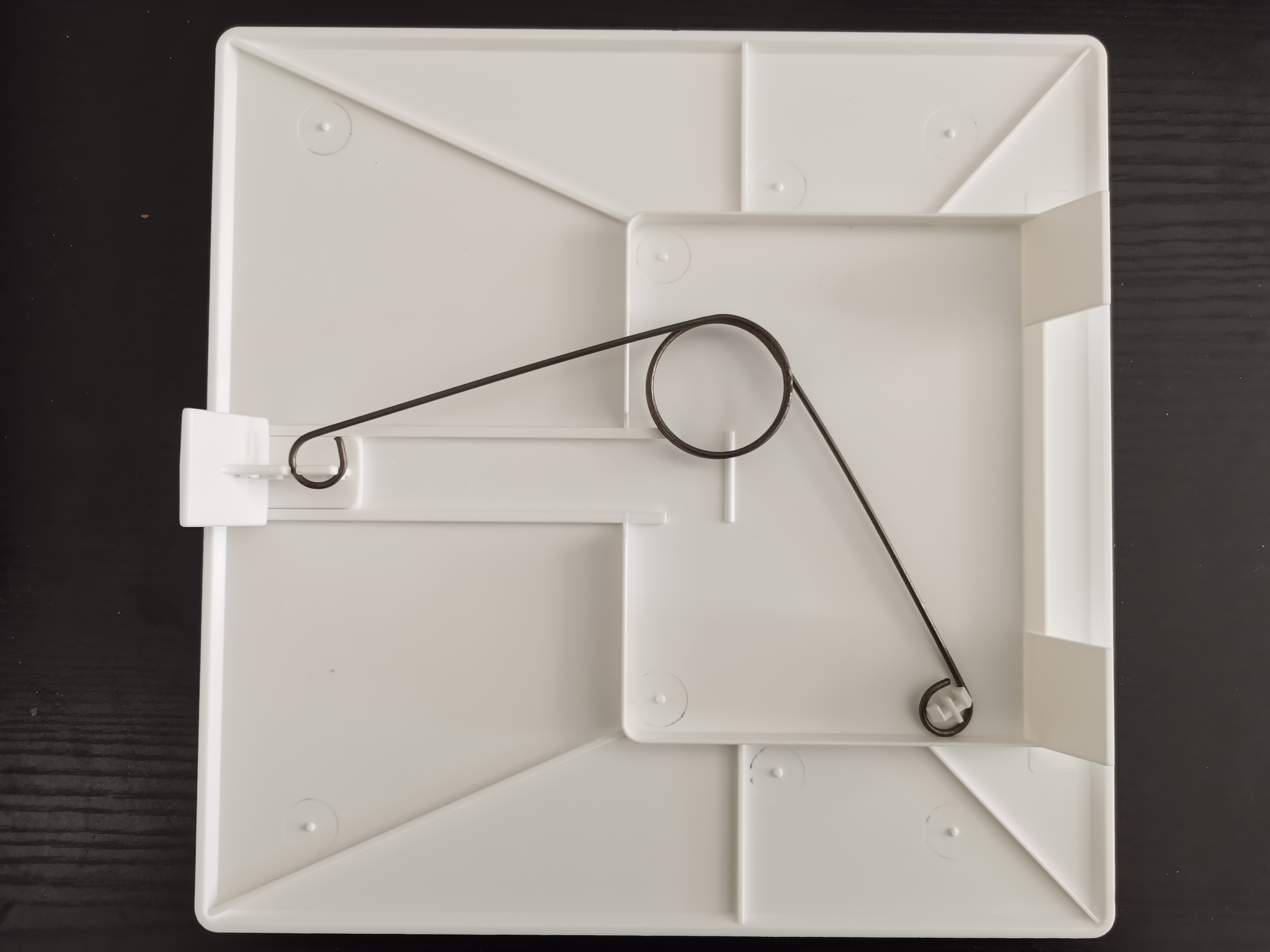 The advantages of Spring Loaded Access Panel.