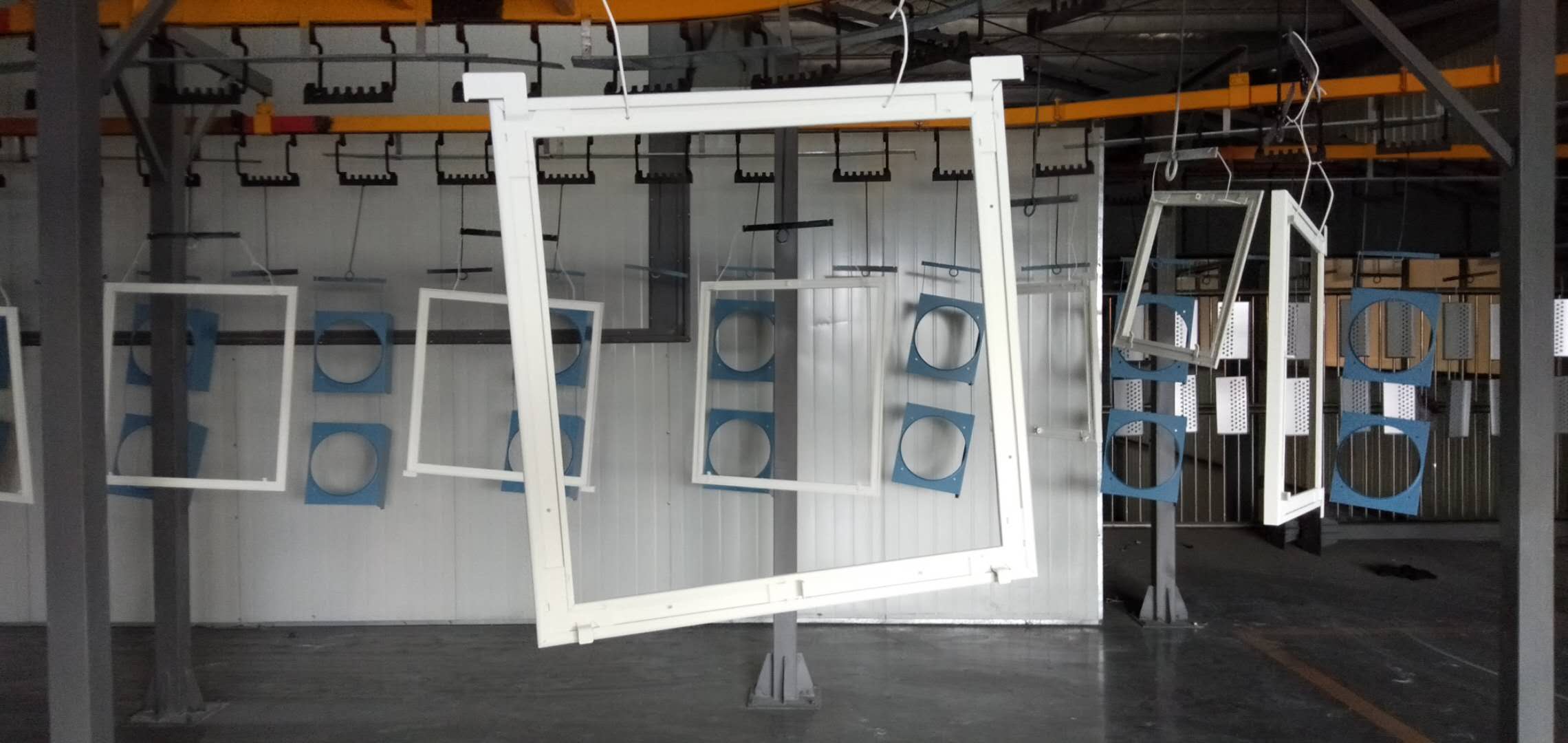 What are the treatment methods of plastic spraying dust?