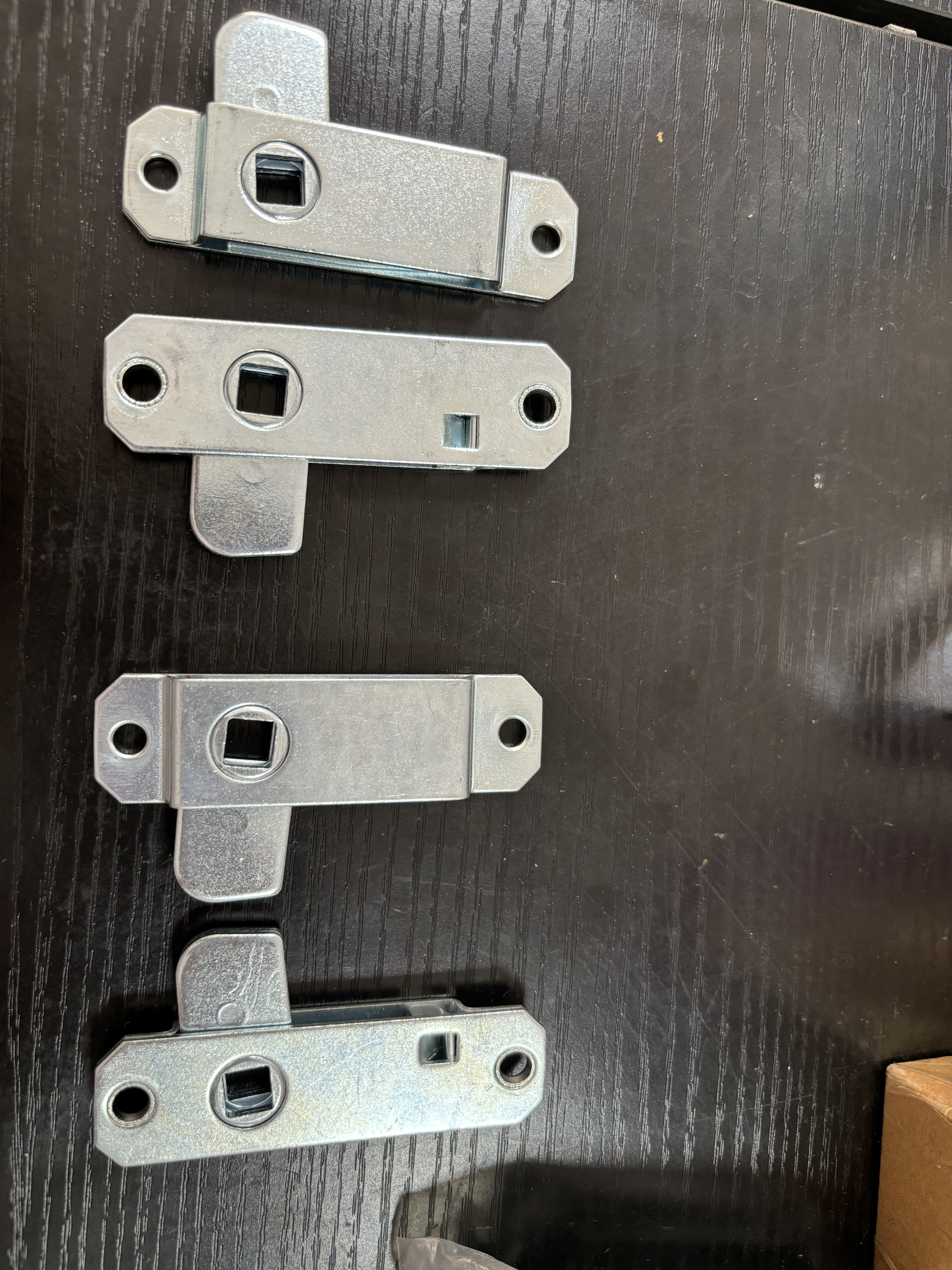 Application Scenarios of Forward Lock and Reverse Lock Mechanisms