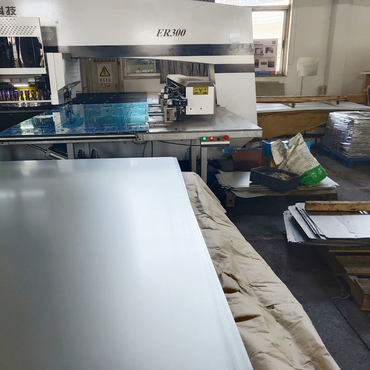 What is the precision range of laser cutting machine?